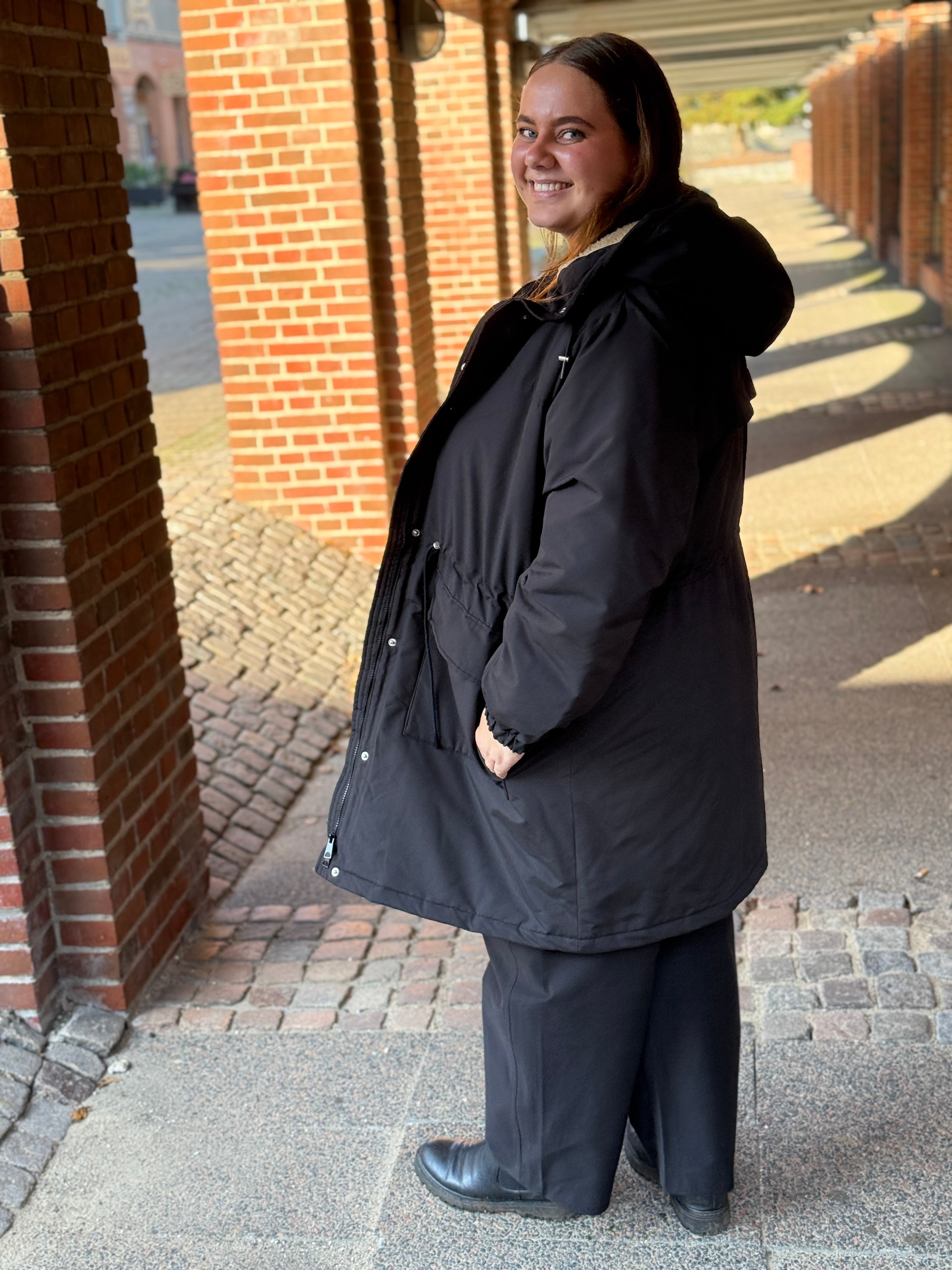 VMCALMA Coat - Black